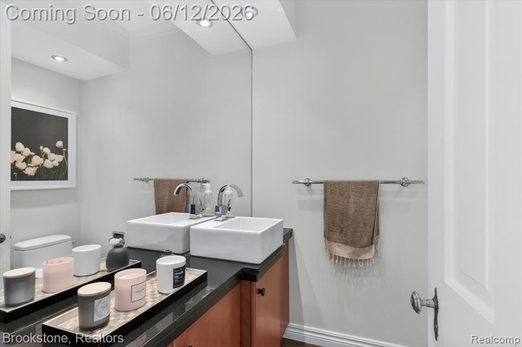 8926 Lincoln Drive, Huntington Woods, MI — Photo 24