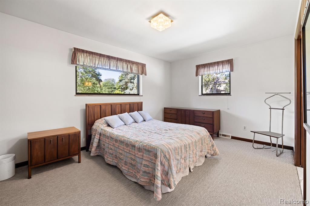 6248 LIVERNOIS Road, Troy, MI 48098 — Photo 22