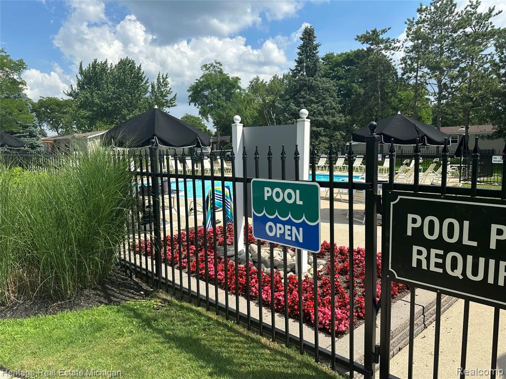 50948 Connecticut, Novi, MI — Photo 12