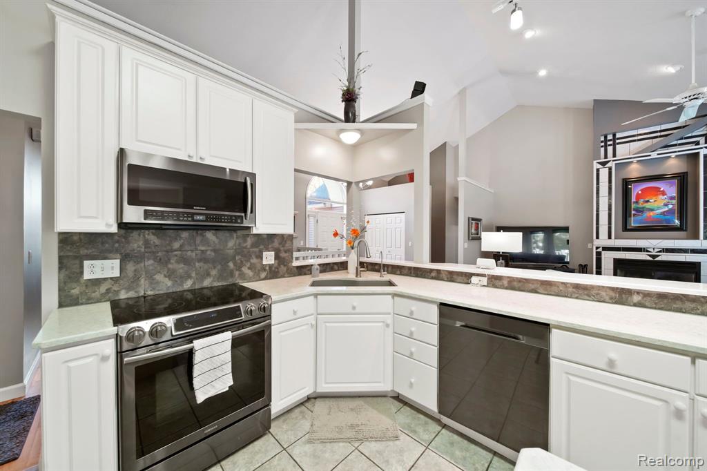 4852 INDIAN CREEK Drive, Jackson, MI 49201 — Photo 21