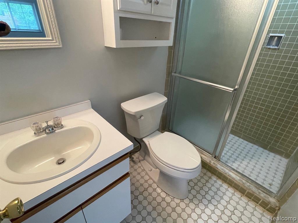 634 E FOX HILLS Drive, Bloomfield Hills, MI 48304 — Photo 12