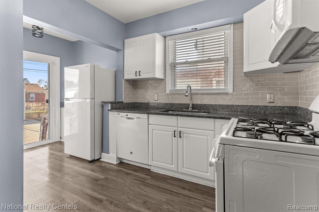 4242 LAPHAM Street, Dearborn, MI 48126 — Photo 14