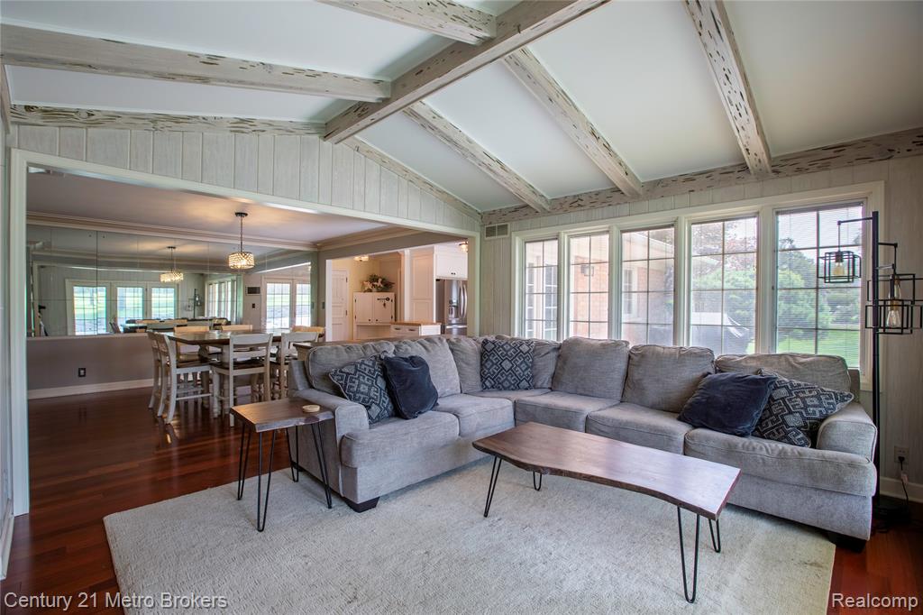 9270 Hidden Valley Court, Grand Blanc, MI 48439 — Photo 8