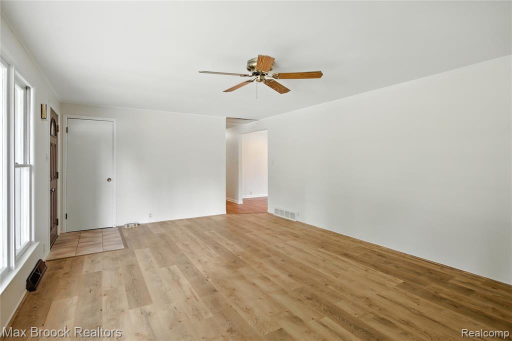 3084 E Hillcrest Drive, Clyde, MI 48049 — Photo 6