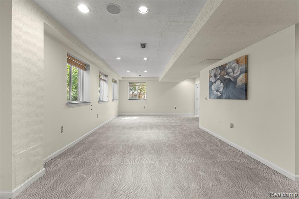 23395 Mission Lane, Farmington, MI 48335 — Photo 52