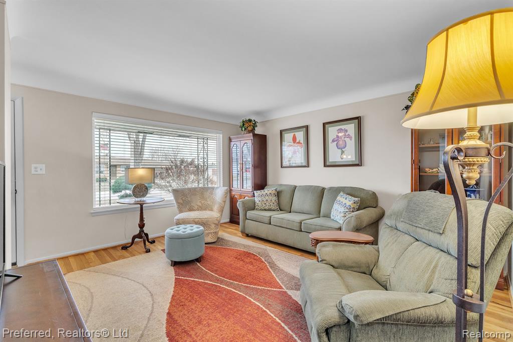 5238 Busch Avenue, Warren, MI 48091 — Photo 8