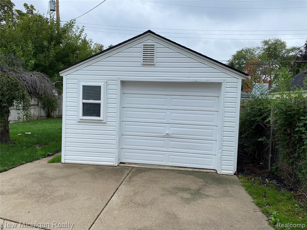 5659 CLIPPERT Street, Dearborn Heights, MI 48125 — Photo 4