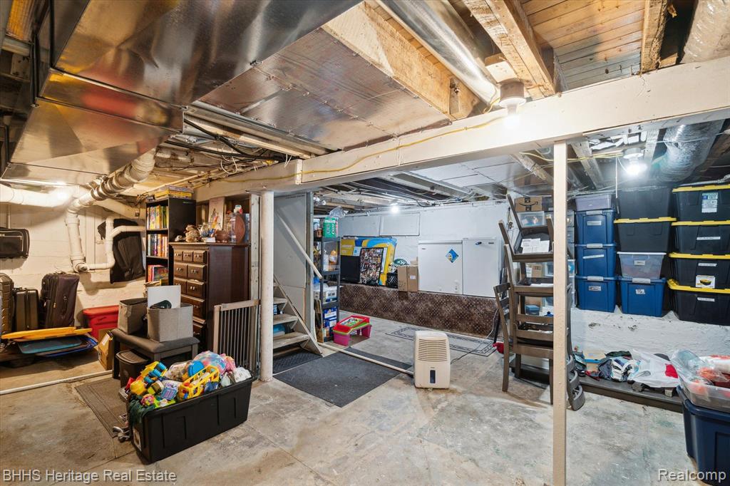 216 N SUMMIT, Webberville, MI 48892 — Photo 44