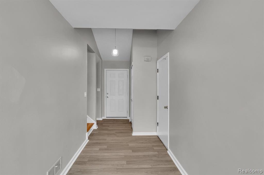 7828 KAISER Street, Canton, MI 48187 — Photo 17