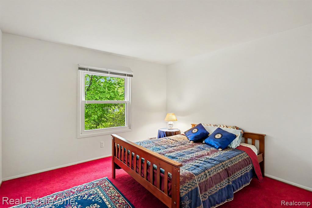 4923 Stamford Drive, West Bloomfield, MI 48323 — Photo 19