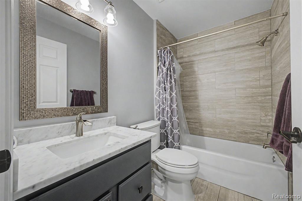 8179 Creekside Drive, Westland, MI — Photo 25