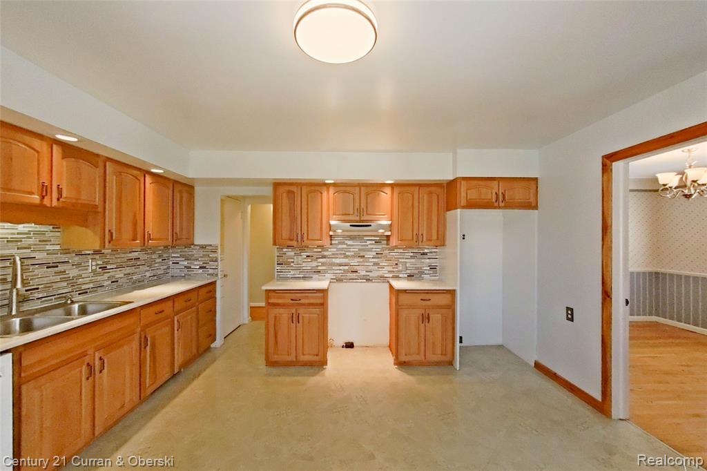 688 New Hampshire Avenue, Marysville, MI 48040 — Photo 16