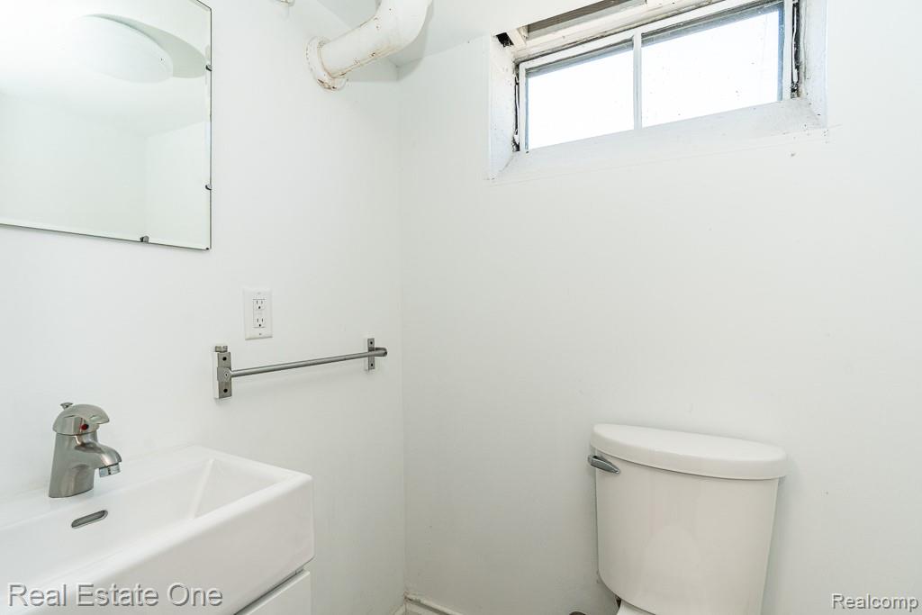 8272 Racine Road, Warren, MI 48093 — Photo 33