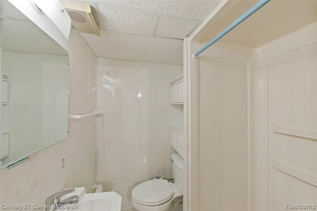688 New Hampshire Avenue, Marysville, MI 48040 — Photo 37