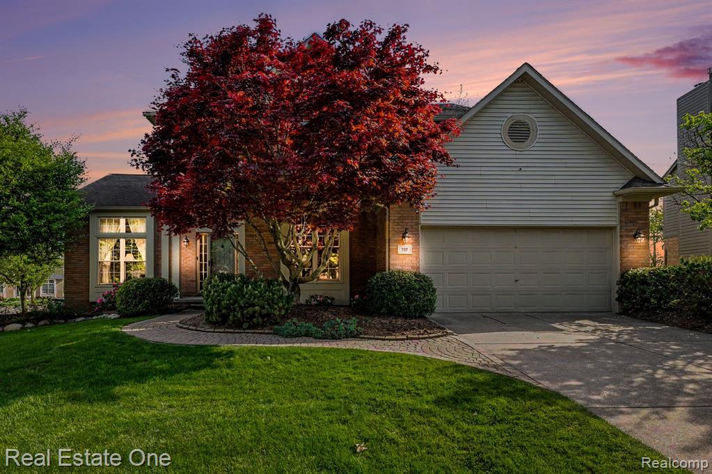 737 Woodfield Way, Rochester Hills, MI 48307 — front exterior
