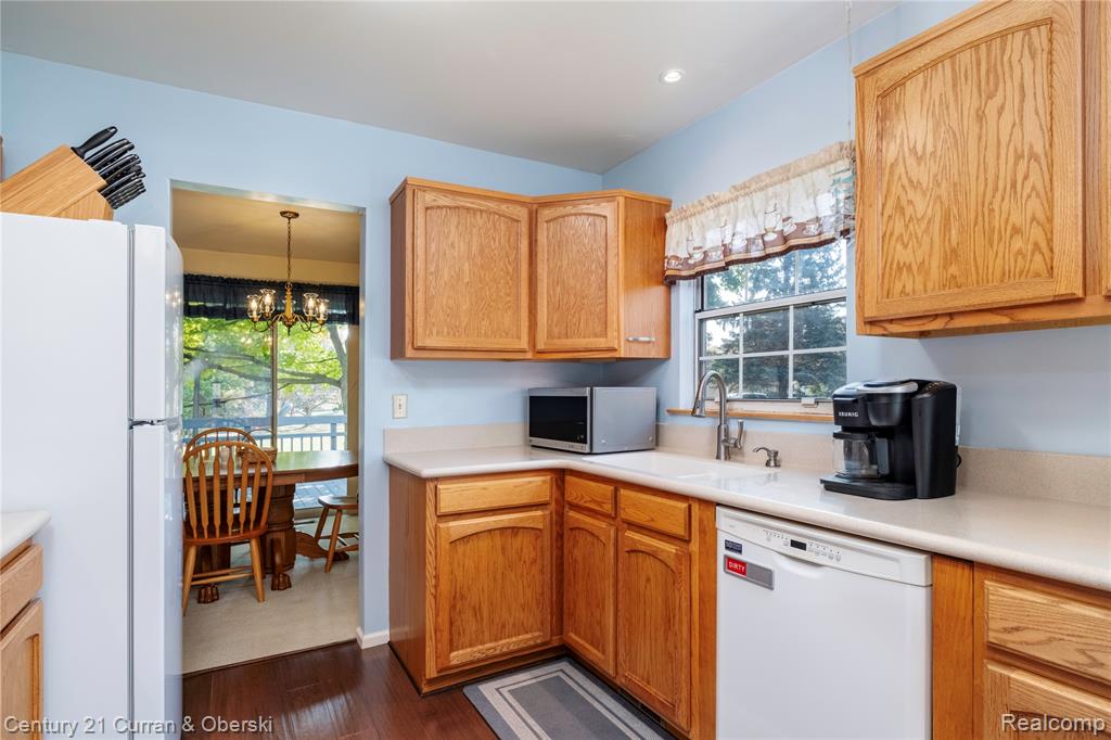 44976 Yorkshire Drive, Novi, MI — Photo 12