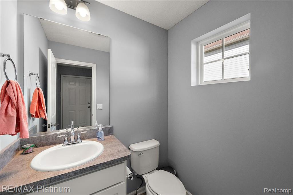 606 Kimball Street, Howell, MI 48855 — Photo 9