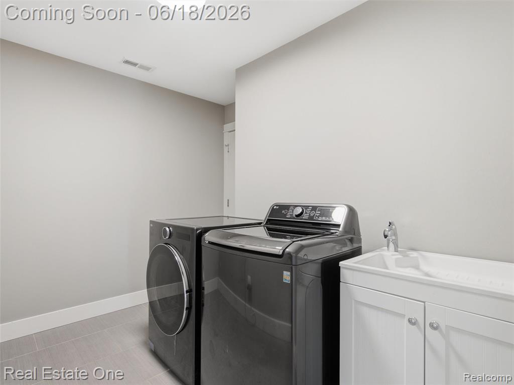 10125 Borgman Avenue, Huntington Woods, MI — Photo 21