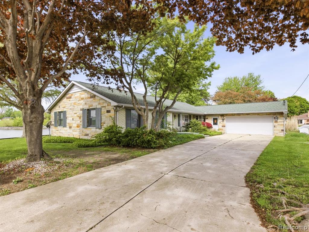 2857 Riverwood Court, Port Huron, MI 48060 — Photo 2
