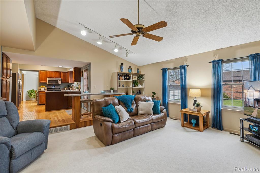 45303 CLAYMORE Drive, Canton, MI 48187 — Photo 25