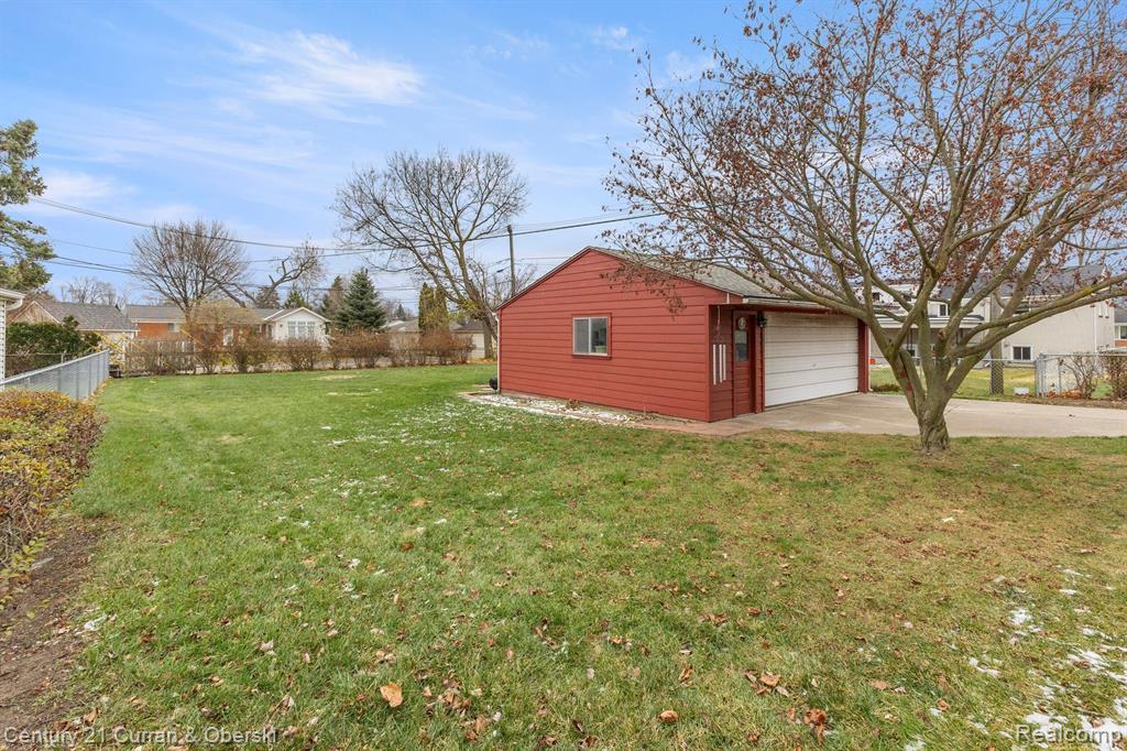 8912 RUSSELL Street, Livonia, MI 48150 — Photo 23