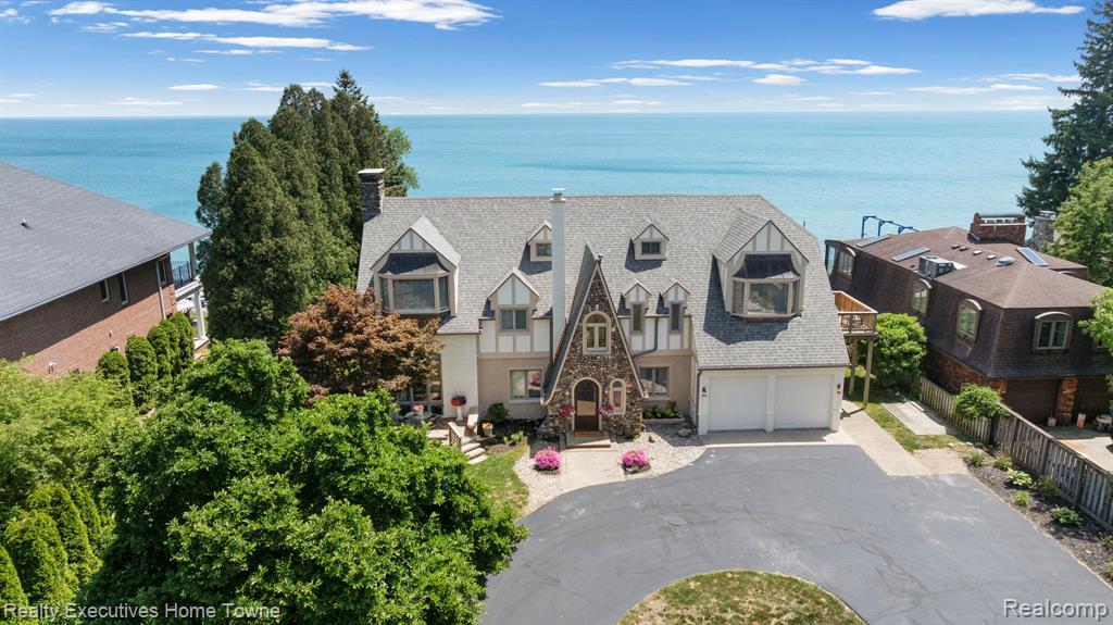 8308 Lakeshore, Burtchville, MI 48059