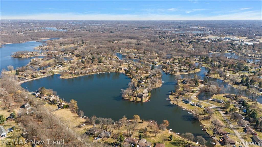 7135 CAPRI Drive, White Lake, MI 48383 — Photo 49