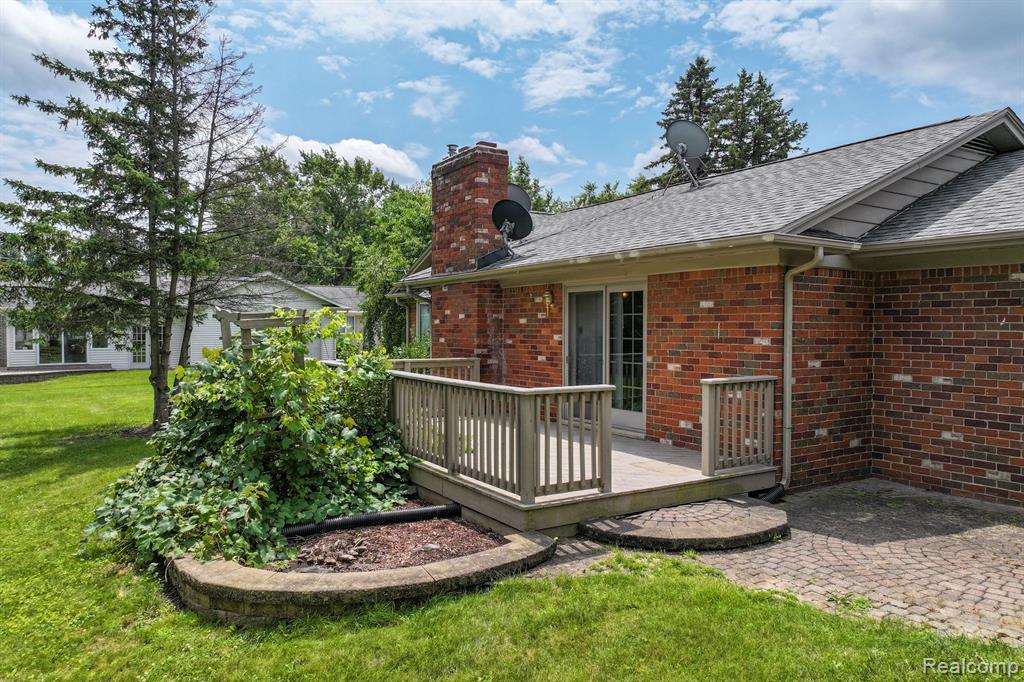 4395 OLD CARRIAGE Road, Flint, MI 48507 — Photo 5