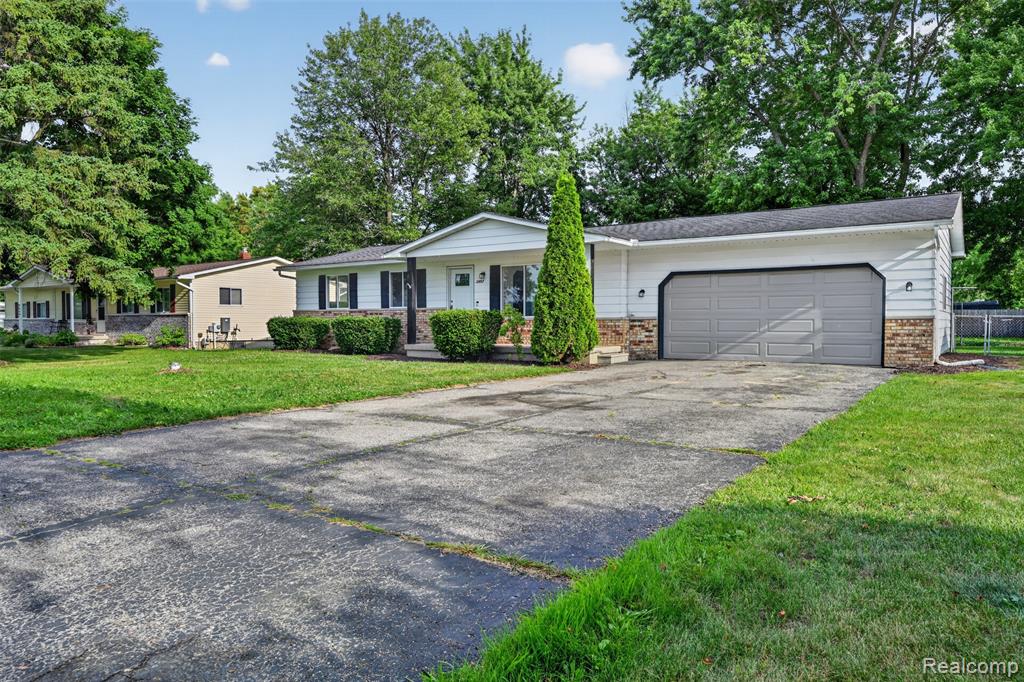 5457 Reid Road, Swartz Creek, MI 48473 — Photo 3