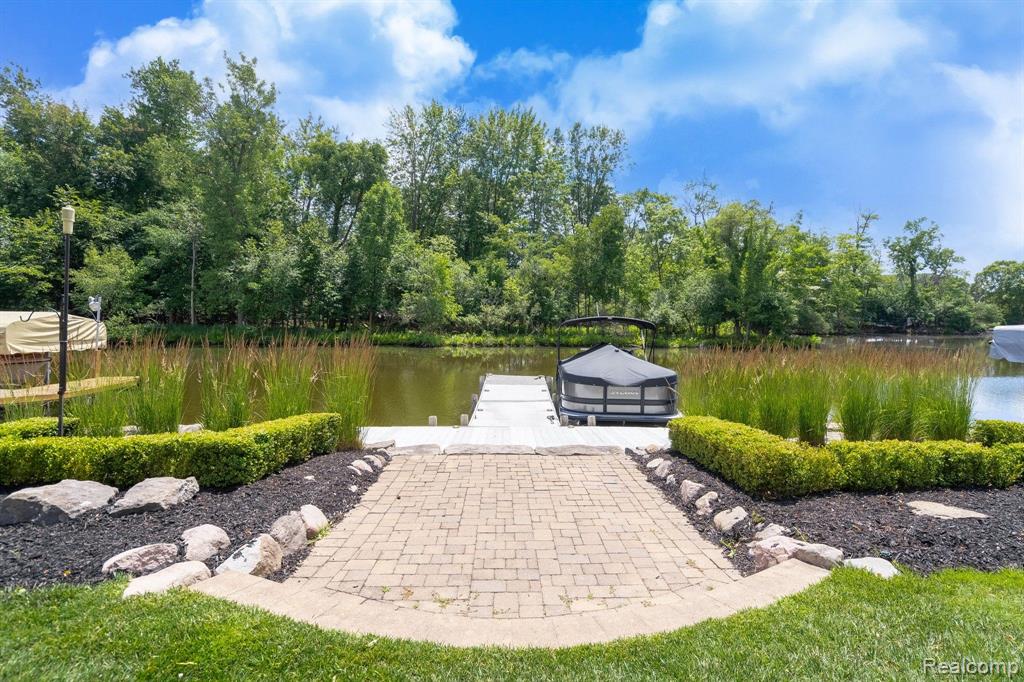 4425 ISLAND VIEW Drive, Waterford, MI 48328 — Photo 6