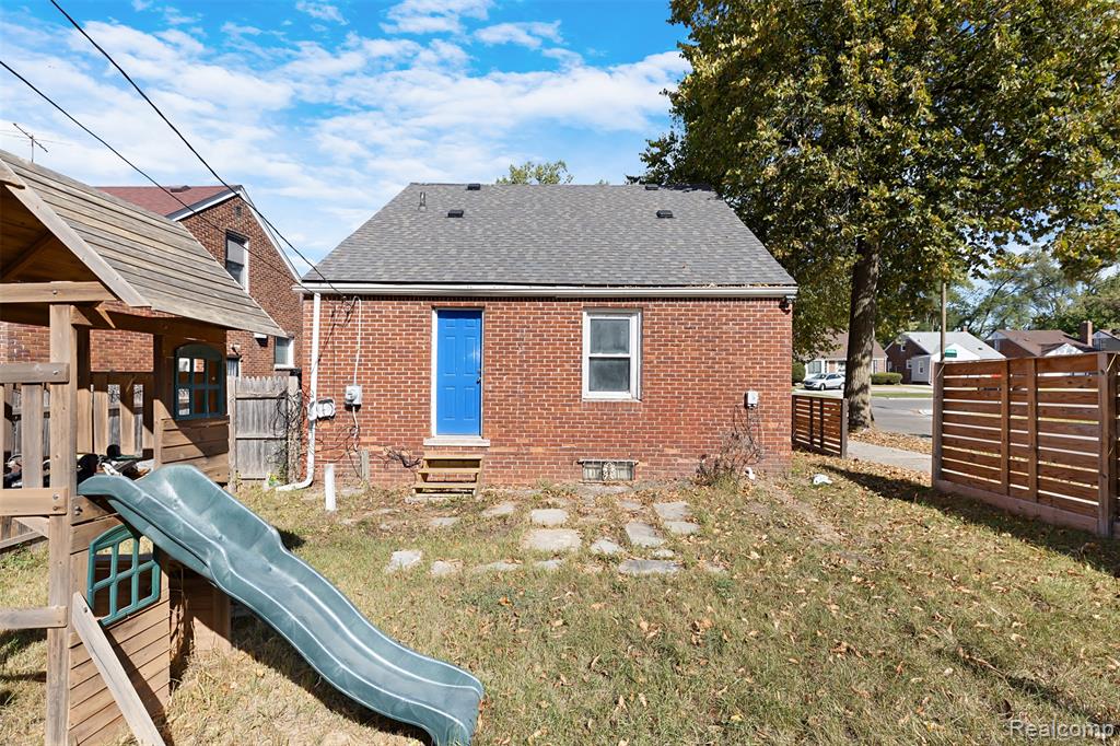 19003 Curtis Street, Detroit, MI 48219 — Photo 21