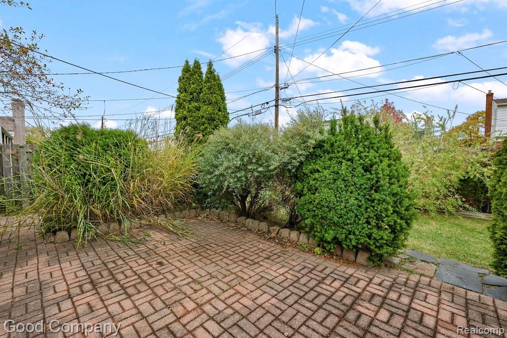 4215 Nickolas Drive, Sterling Heights, MI 48310 — Photo 26