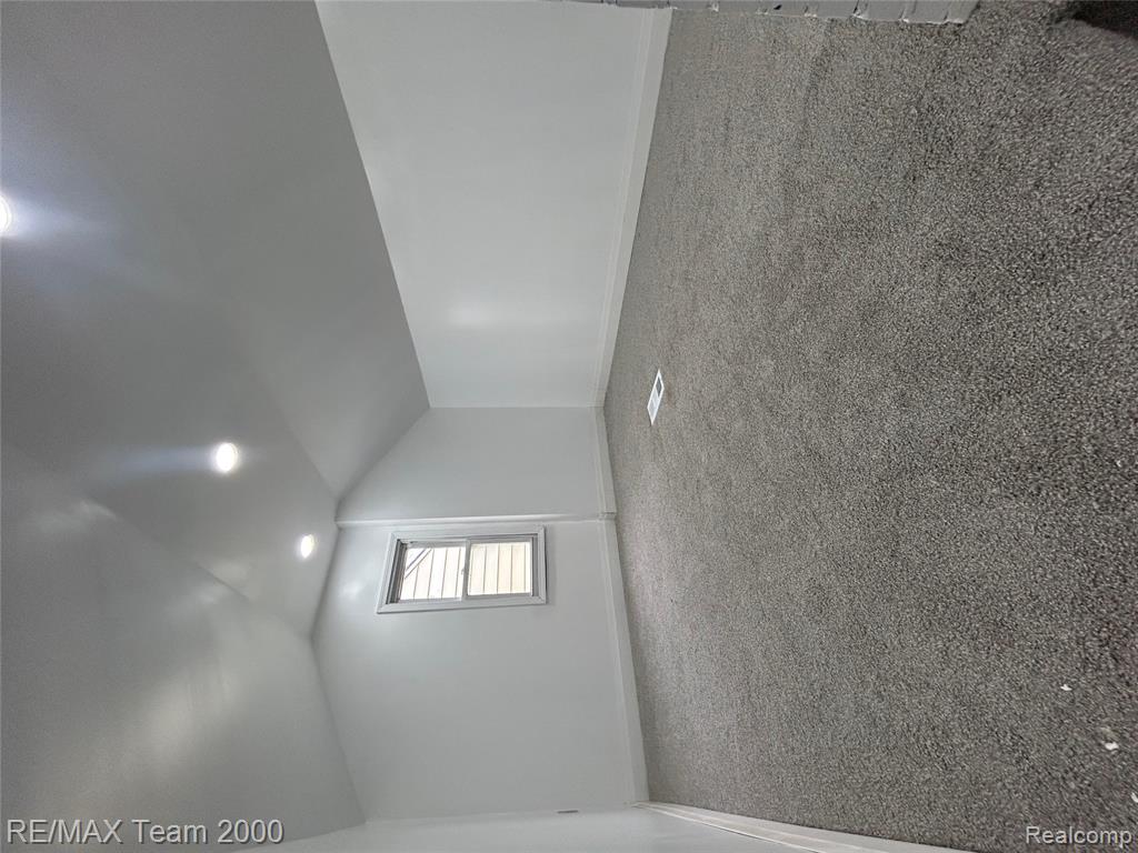 9961 N Rutland, Detroit, MI 48227 — Photo 15