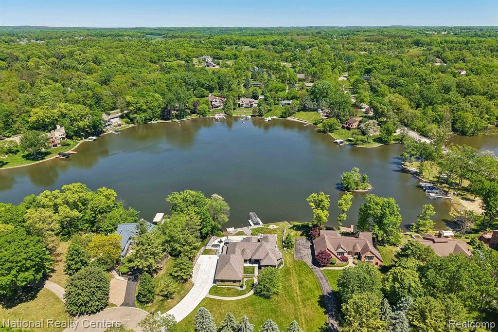 7050 Lake Shannon Court, Fenton, MI 48430 — Photo 73