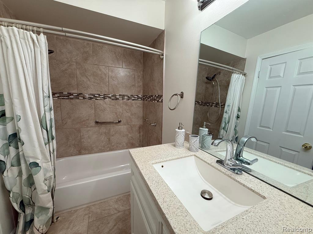 41636 BEDFORD Drive, 119, Canton, MI 48187 — Photo 23