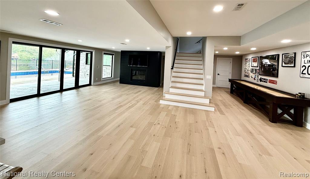 7050 Lake Shannon Court, Fenton, MI 48430 — Photo 32