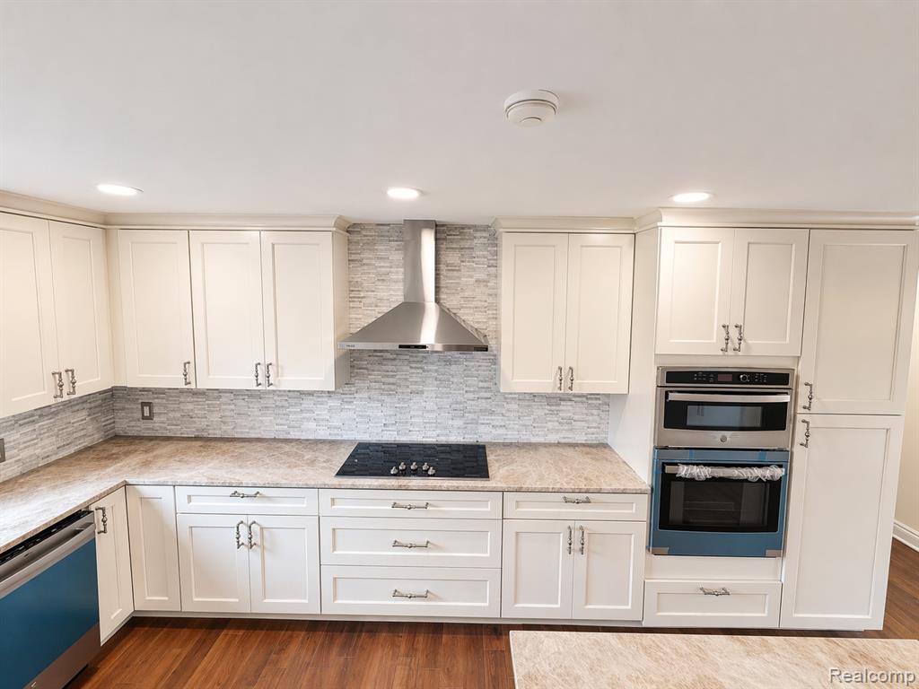 5525 Woodland Court, West Bloomfield, MI — Photo 18