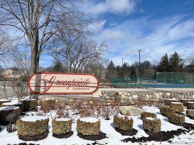 7305 Meadowridge Circle, 28, West Bloomfield, MI — Photo 23