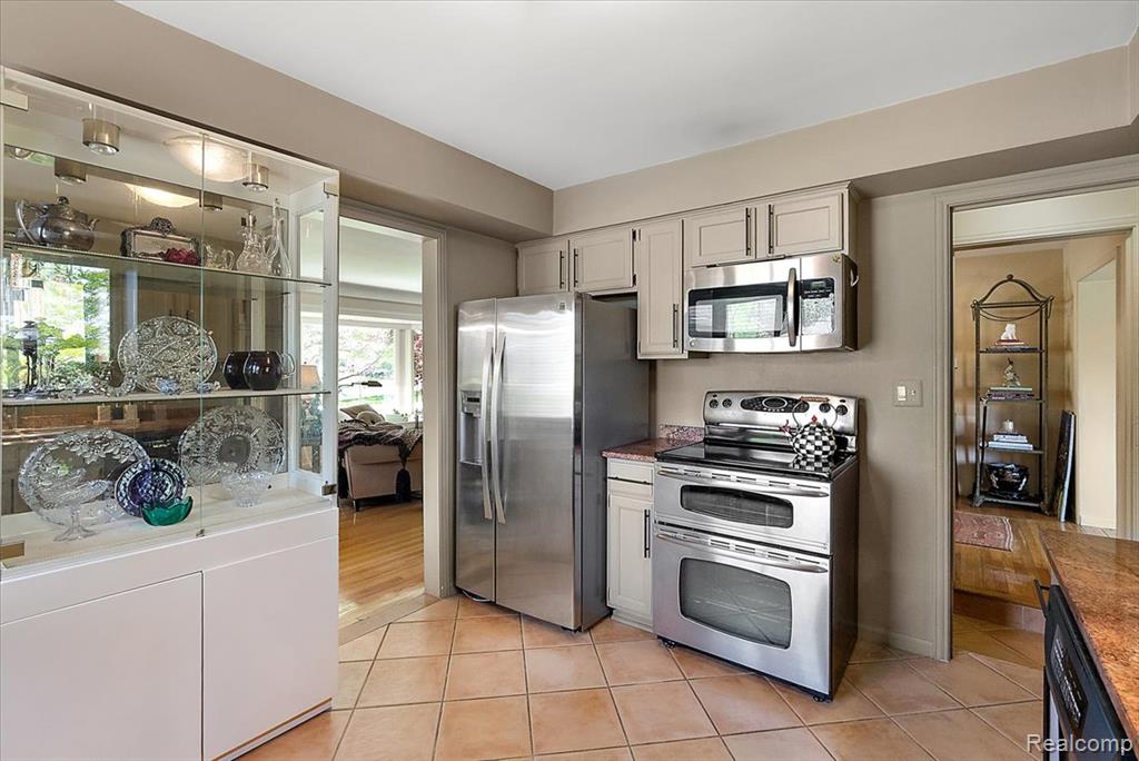 4374 Arden Place, Royal Oak, MI 48073 — Photo 18