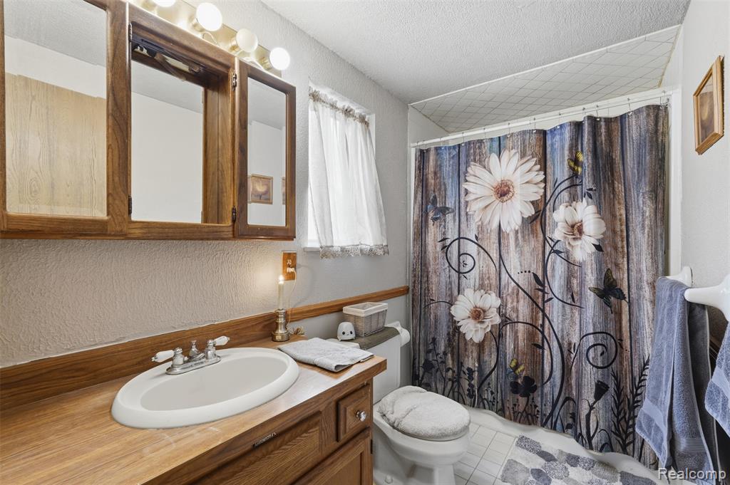 9293 Wildwood Lake Drive, Whitmore Lake, MI 48189 — Photo 26