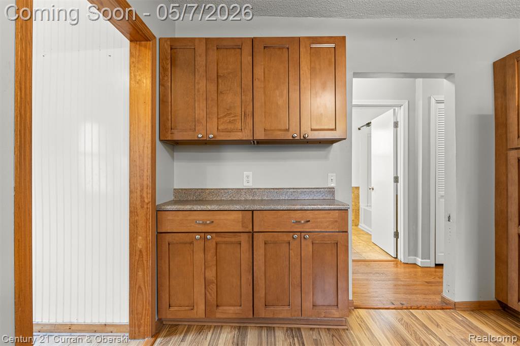 24628 Woodland Drive, Flat Rock, MI 48134 — Photo 12