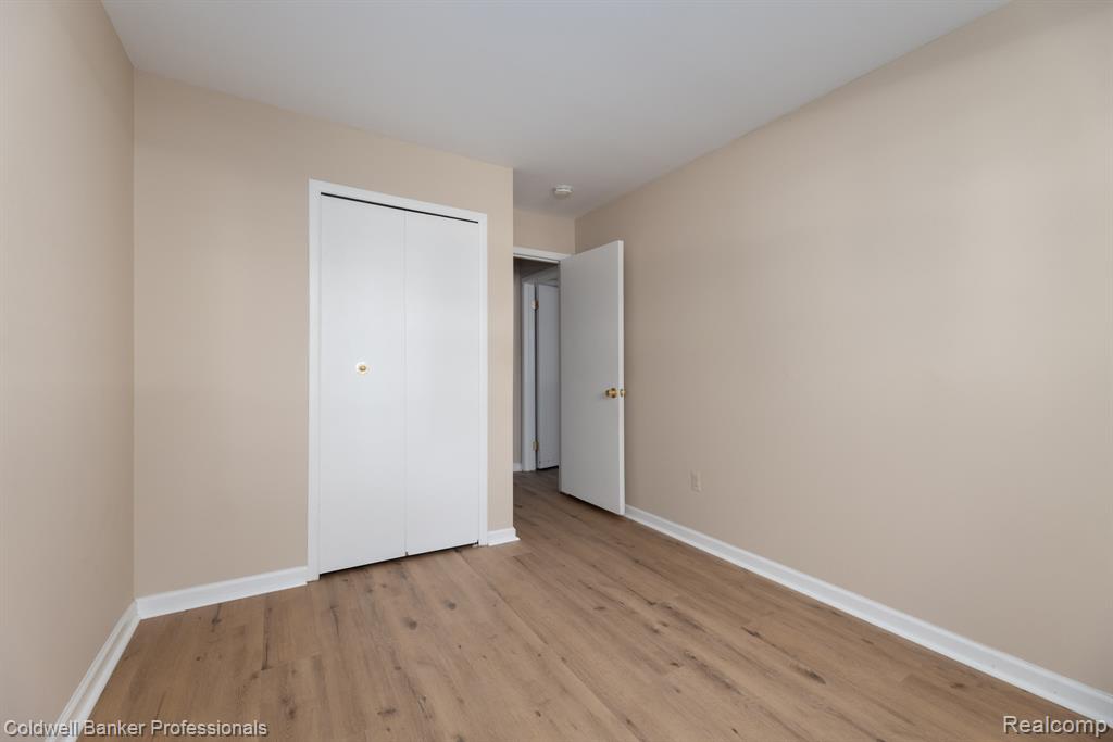 425 Riviera Drive, Saint Clair Shores, MI 48080 — Photo 39
