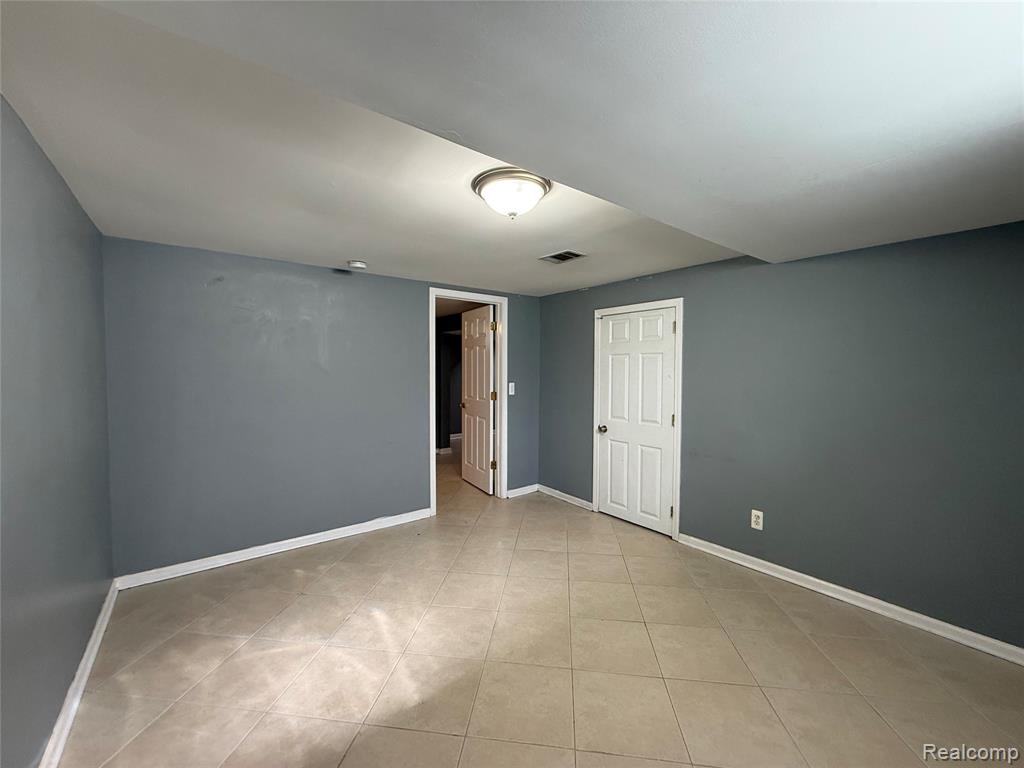 8334 McKinley, Center Line, MI 48015 — Photo 28