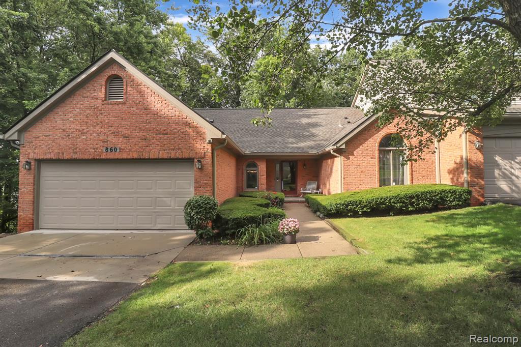 860 Woodridge Hills Drive, 95, Brighton, MI 48116 — front exterior