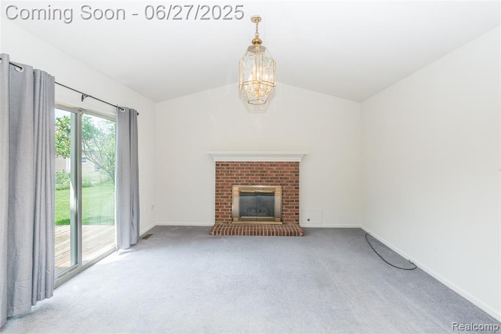 67 LARCHWOOD Drive, Troy, MI 48083 — Photo 7