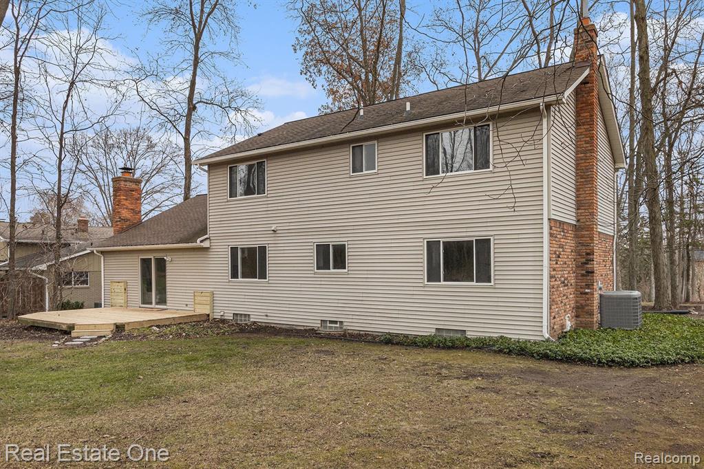 8893 S CHRISTINE Drive, Brighton, MI 48114 — Photo 34