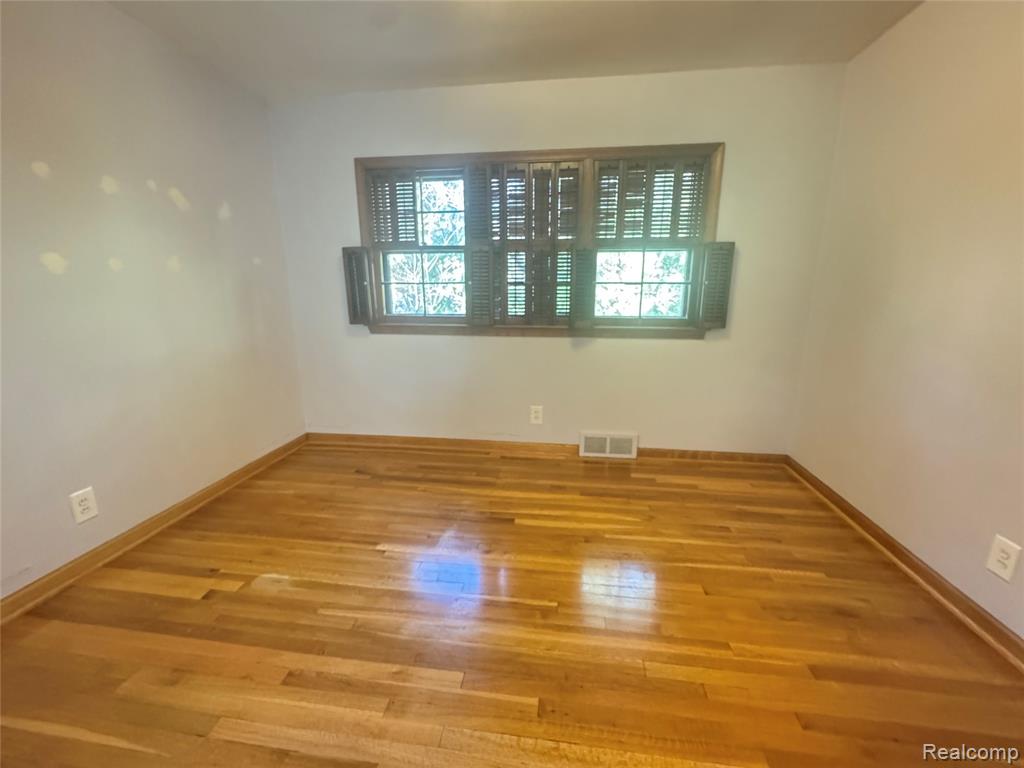 6 Danvers Lane, Dearborn, MI 48120 — Photo 13
