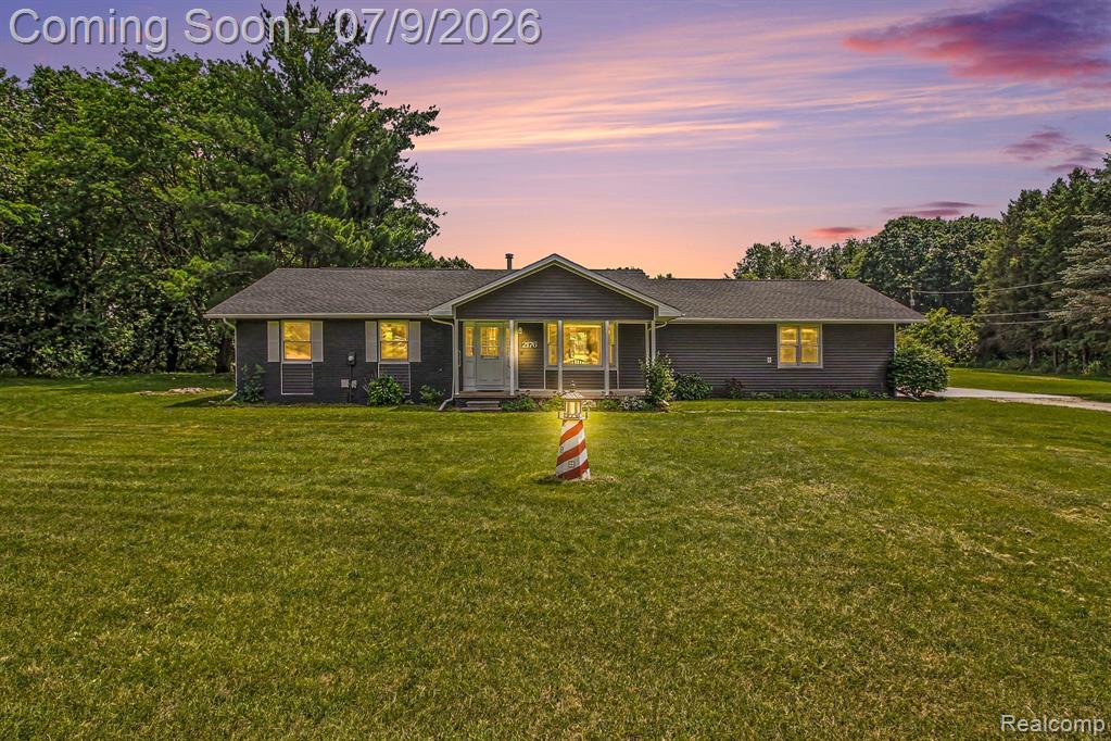 2176 Kingston Drive, Pinckney, MI 48169