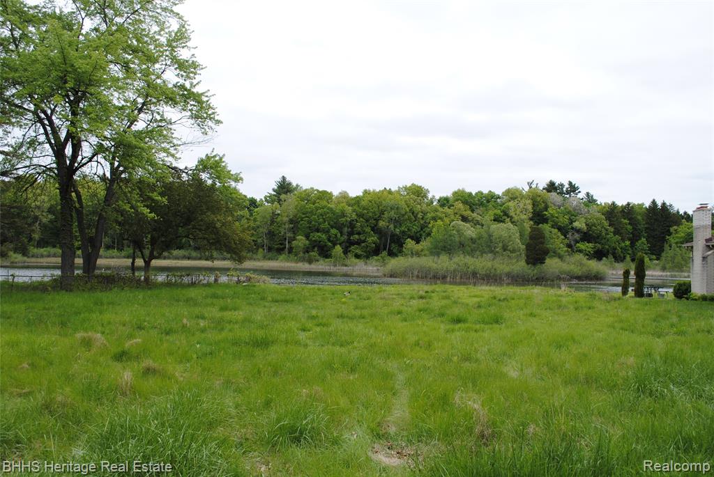 V / L DIBROVA Drive, Brighton, MI 48116 — front exterior