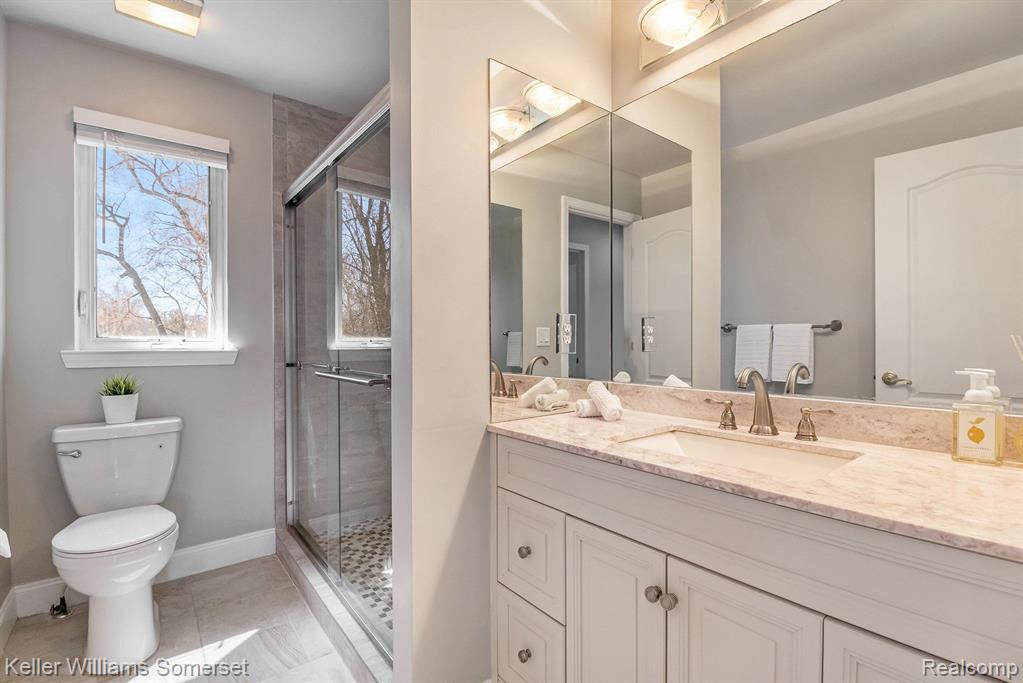 6955 WESTPOINTE Drive, Troy, MI 48085 — Photo 21